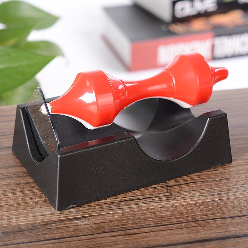 Двухцветный гироскоп на магнитной левитации: Вращающаяся физическая модель с пластиковым маятником в стиле TikTok.