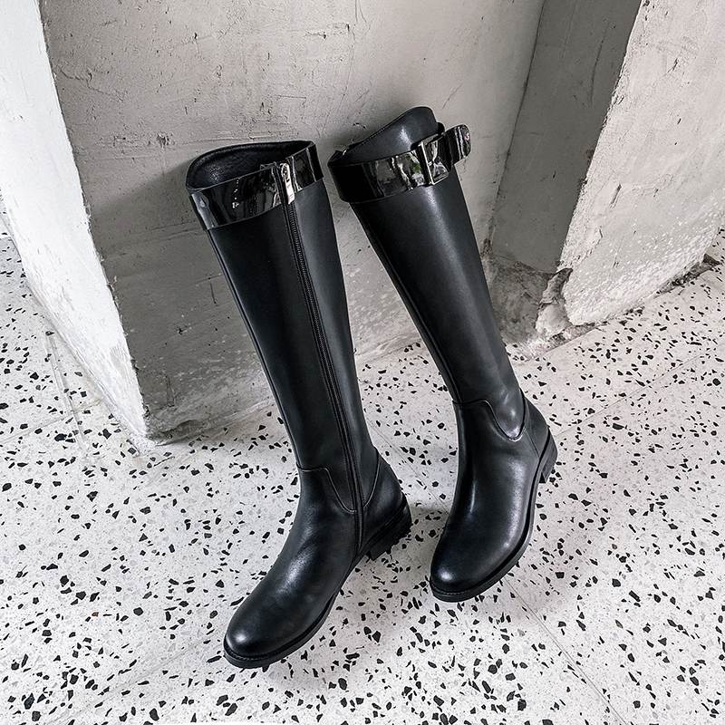 Krazing Pot Обувь из натуральной кожи Осень-зима на низком каблуке Сапоги для верховой езды с круглым носком Сохраняют тепло Сапоги без застежек с металлической пряжкой Высокие сапоги