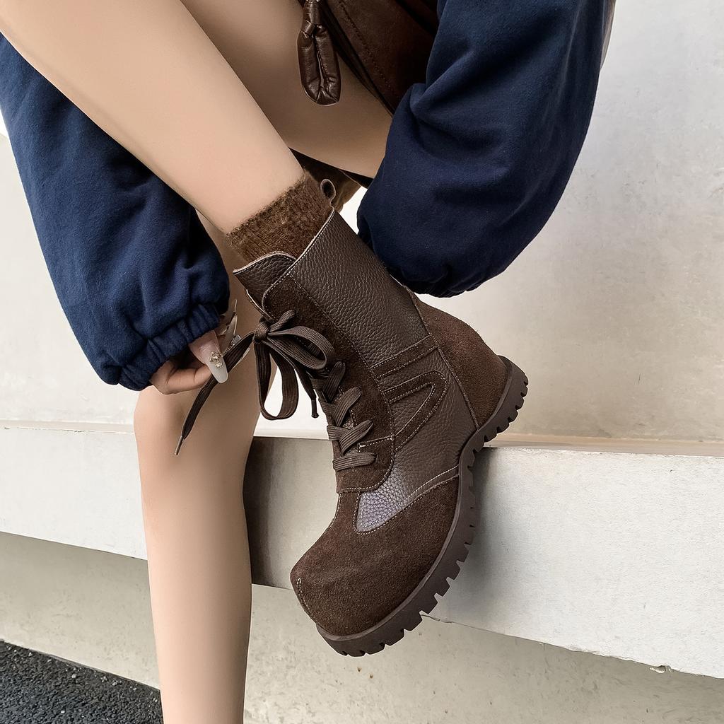 Британский стиль модные универсальные ботинки Мартина на шнуровке 2025 осень и зима новые круглый носок плоская подошва с внутренней платформой маленькие короткие ботинки женские