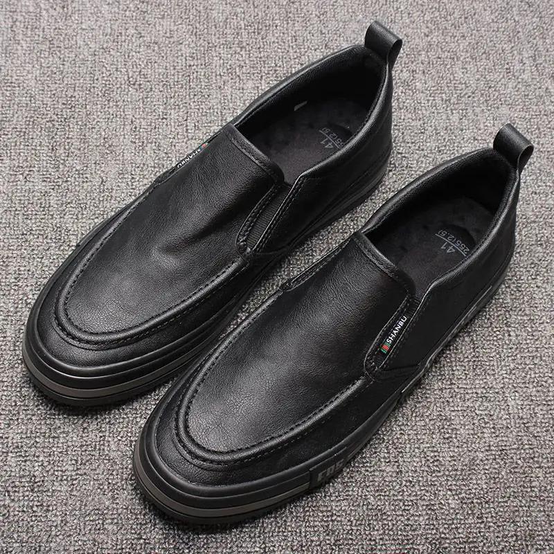 Flat Round Toe Leather Loafers Shoes for Men Retro Pu Classic Original 2025 Trend Man Casual Shoe Legitimate Low Price Cowhide
