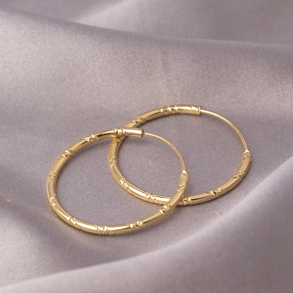 Серьги-иглы из серебра 925 пробы: Легкая роскошь, высококлассные пусеты и универсальный нишевый дизайн в виде колец для работы и стиля