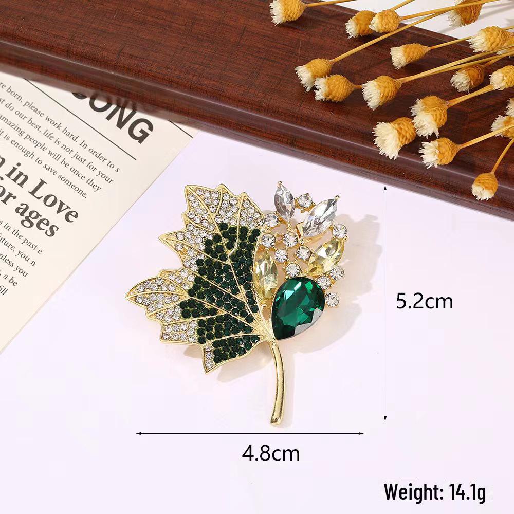 Summer Anti-Exposure Brooch: Fashionable and Luxurious Collar Pin for Women.