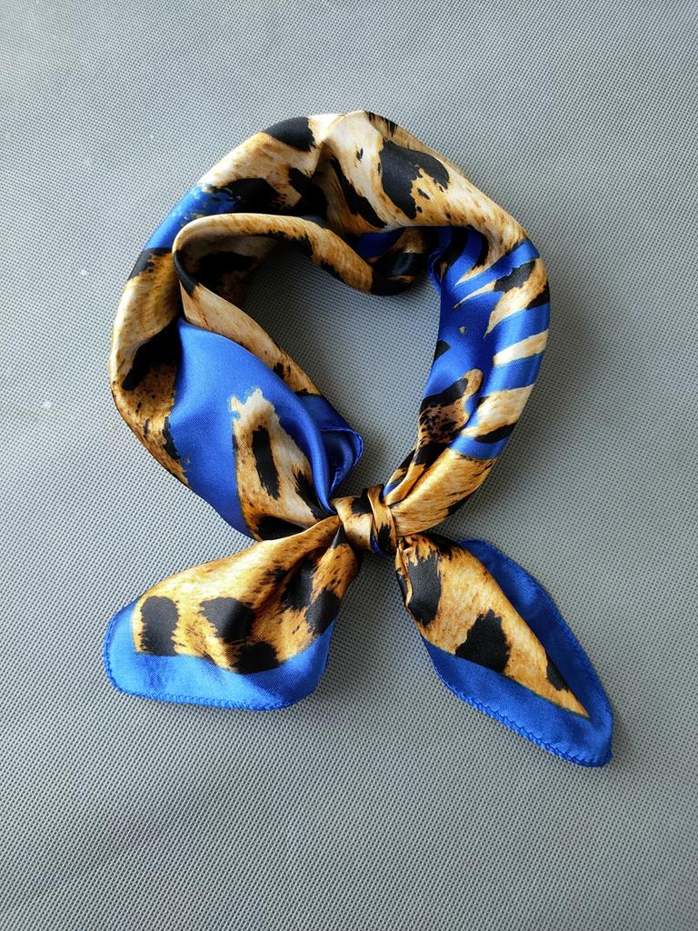 New Beige Green Giraffe Silk Scarf Summer Fall Elegant Satin Small Square Head Scarves Fashion Accessories Headband