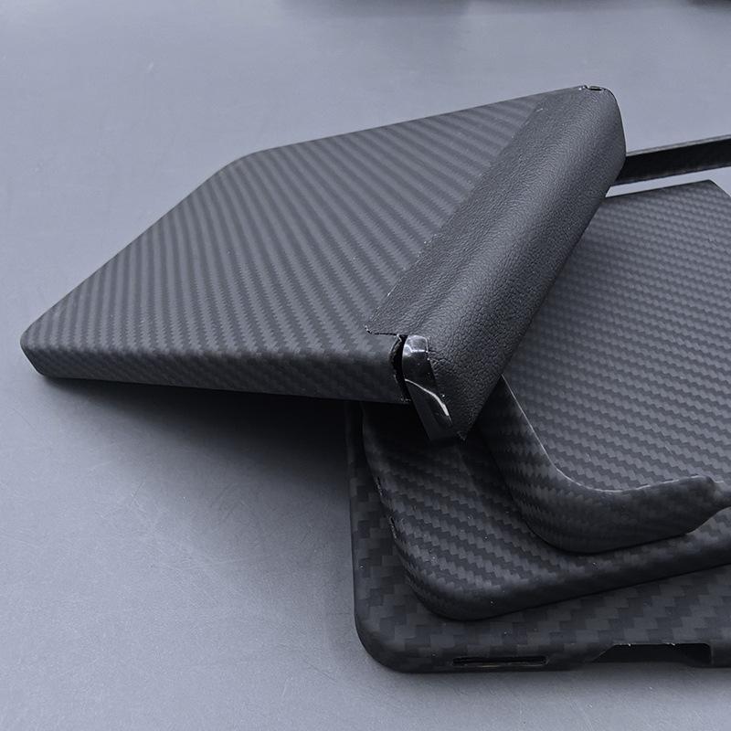Samsung ZFlip7 Kevlar Phone Case: Folding Lightweight Aramid Fiber with Mid-axis Magnetic Feature