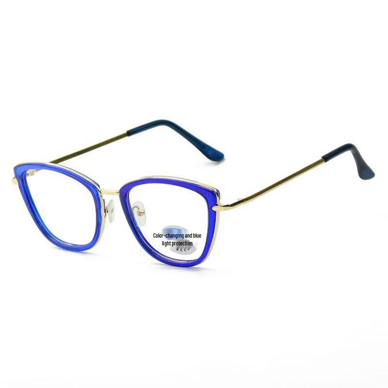 Trendy Women's Light-Changing Transparent Myopia Glasses with Slim Big Frame