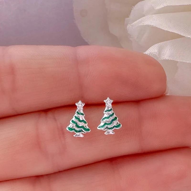 Серьги-гвоздики Huitan Chic Green Christmas Tree для девочек, милые аксессуары для прокалывания ушей с растительным принтом, ручная работа, женские украшения из зеленой эмали