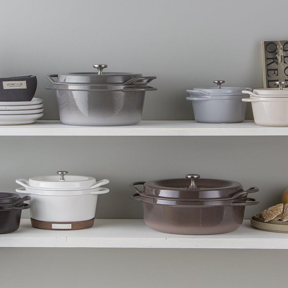 Vermicular Литая эмалированная кастрюля 26 см SUKIYAKI жемчужно-розовая безводная кулинарная книга со специальными рецептами в комплекте круглая кастрюля для духовки PNK26RS