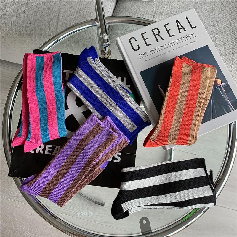 New European Trend Contrasting Color Vertical Stripe Medium Tube Socks Design Double Needle Double Way Cotton Socks