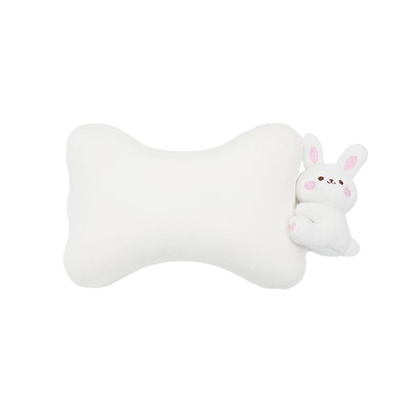 Подушка на сиденье автомобиля из пеноматериала с эффектом памяти и милым дизайном в виде медвежонка для комфорта в любое время года.