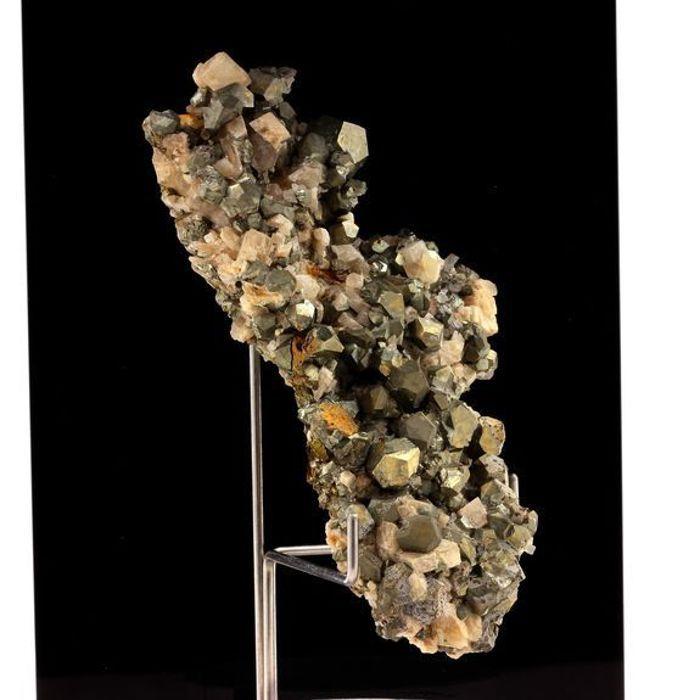 Pierres et Minéraux. Pyrite + Dolomite. 608.90 ct. Mésage Mine, Saint-Pierre-de-Mésage, France.