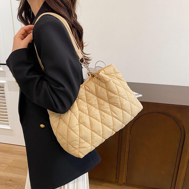 Trendy Lightweight Plaid Shoulder Tote Bag For Women Versatile For Daily Outfits