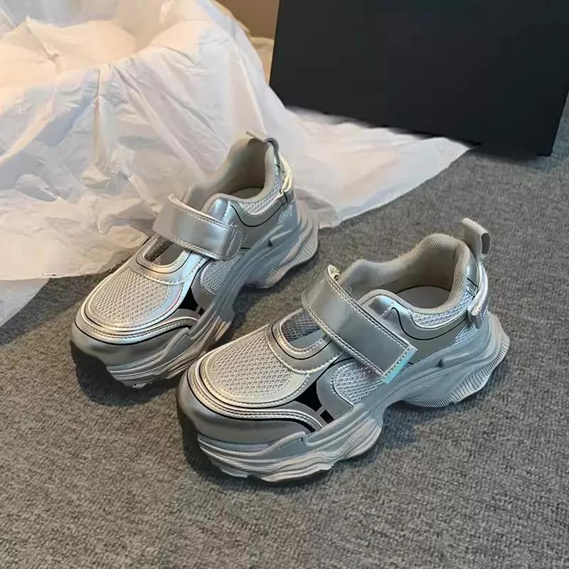 Мода 2024 года, новые женские повседневные туфли, кроссовки на толстой подошве, модные полые дышащие одинарные туфли, женская легкая спортивная обувь на платформе