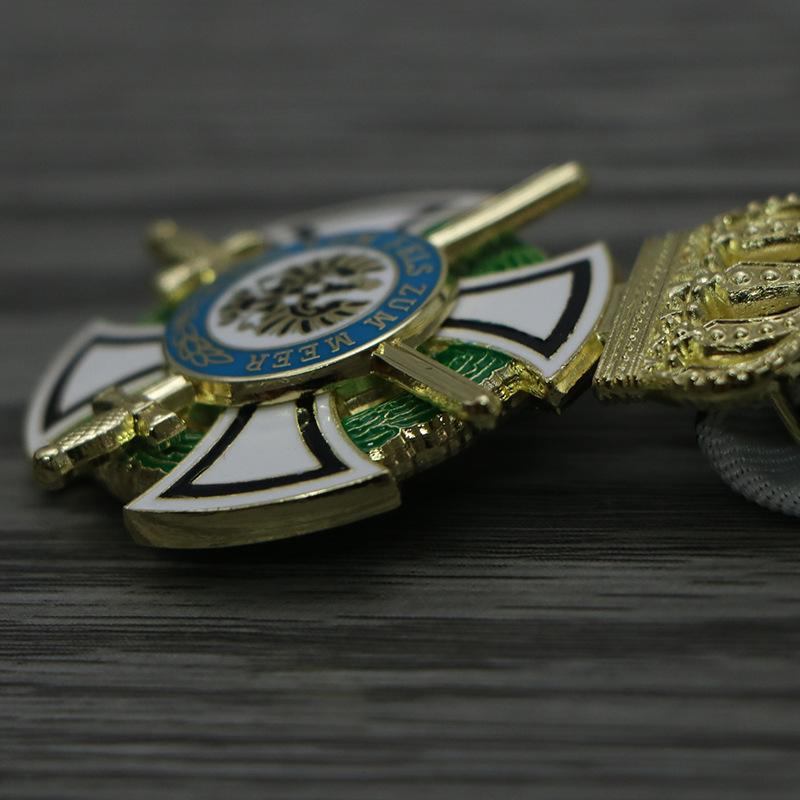 Прусский Рыцарский Крест Медаль Гогенцоллерна Версия с Двумя Мечами Реквизит для Фильма Декоративная Медаль Коллекционная