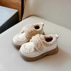 Теплая детская обувь Зимняя элегантная обувь для девочек принцессы Шикарная вышитая универсальная детская модная хлопковая обувь с толстой подошвой Тренд