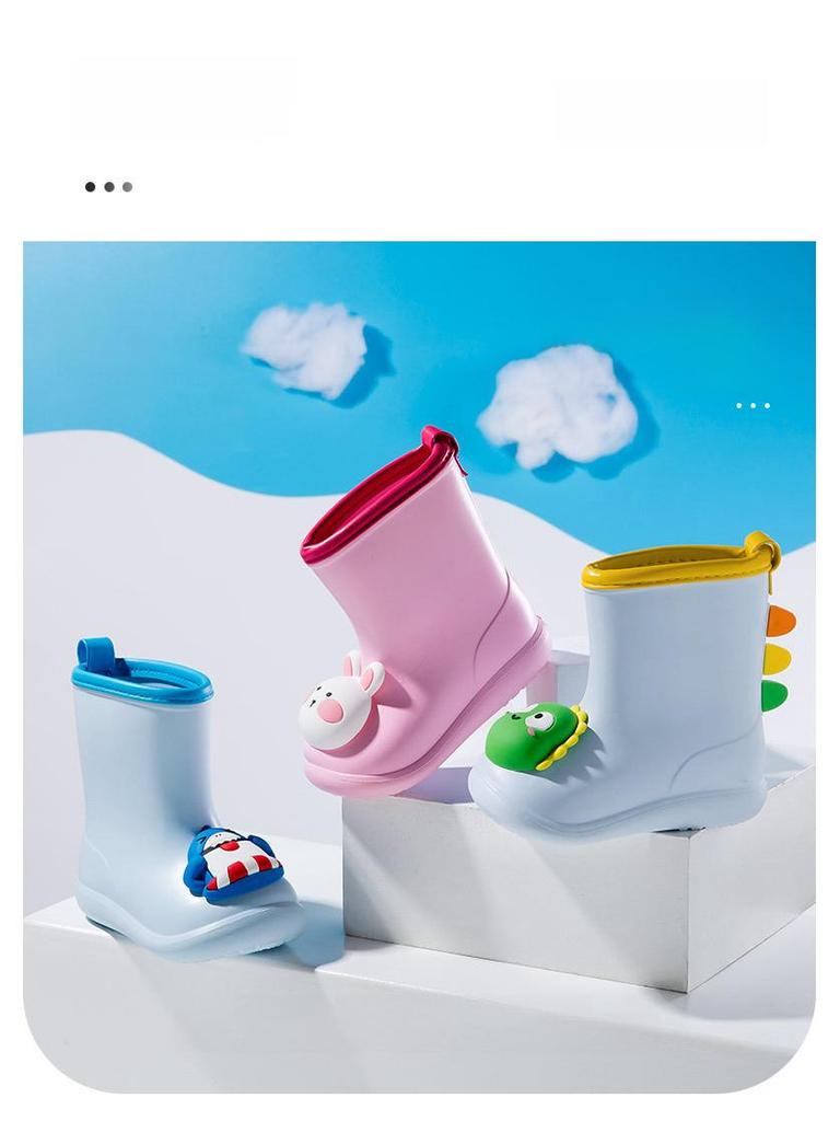 Kids' Summer Rain Boots In Yellow Duck Design for Outdoor Fun. Cute Water Shoes for Boys and Girls In Small and Medium Sizes.