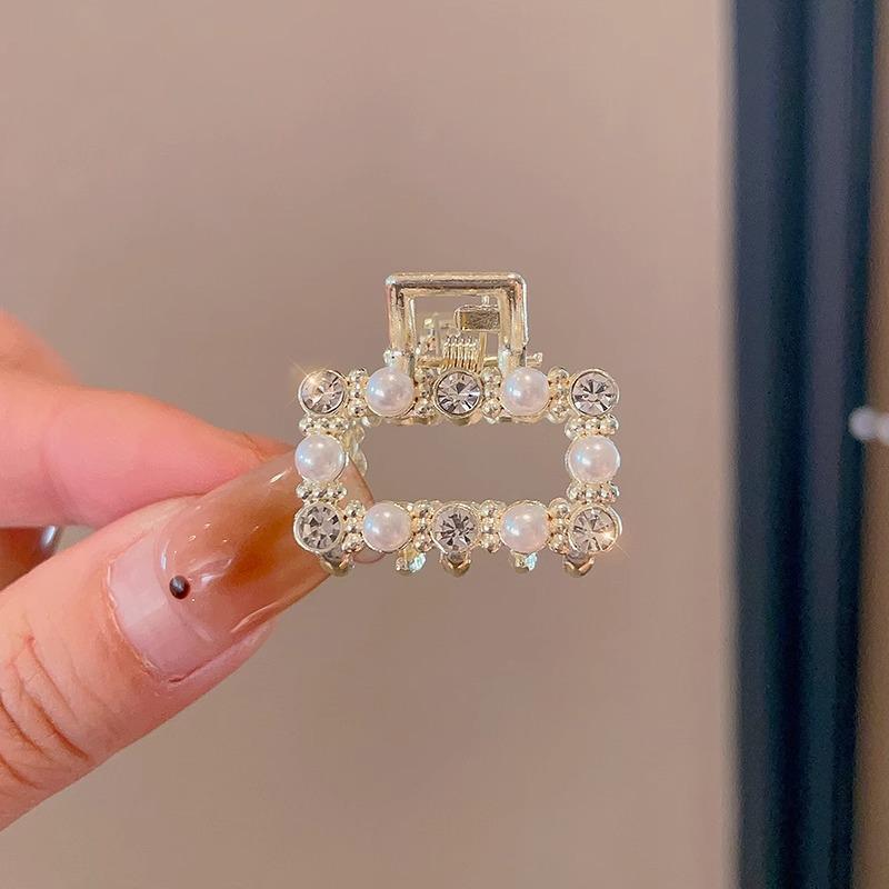 2025 Жемчужная заколка-краб для волос для женщин - Элегантный осенне-зимний аксессуар для волос для челки и боковых укладок