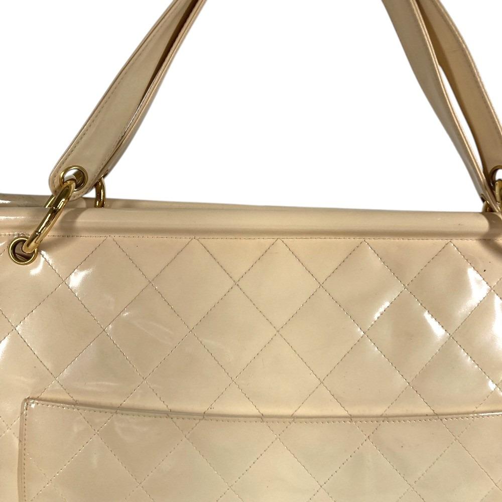 Chanel Винтажная стеганая сумка Мателассе с логотипом CC CC Mark, ручная сумка, эмаль, белый