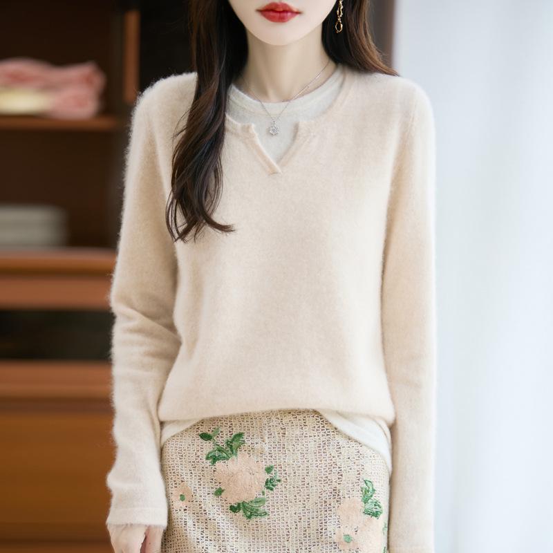 2025 Autumn/Winter Women's Wool Knit Loose V-Neck Pullover with Faux Two-Piece Design