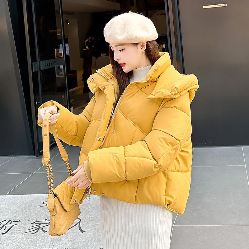 2025 женская осенне-зимняя новая куртка-пуховик в колледжском стиле, короткая, свободная, утолщенная, как хлеб, конфетных цветов