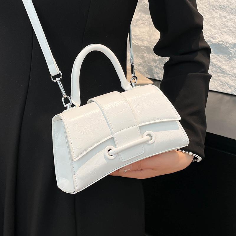 This Year, It Is Popular, Simple, Trendy and Cool, High-end Texture, Portable Small Square Bag, Niche Design, Versatile Commuter Messenger Bag, Female