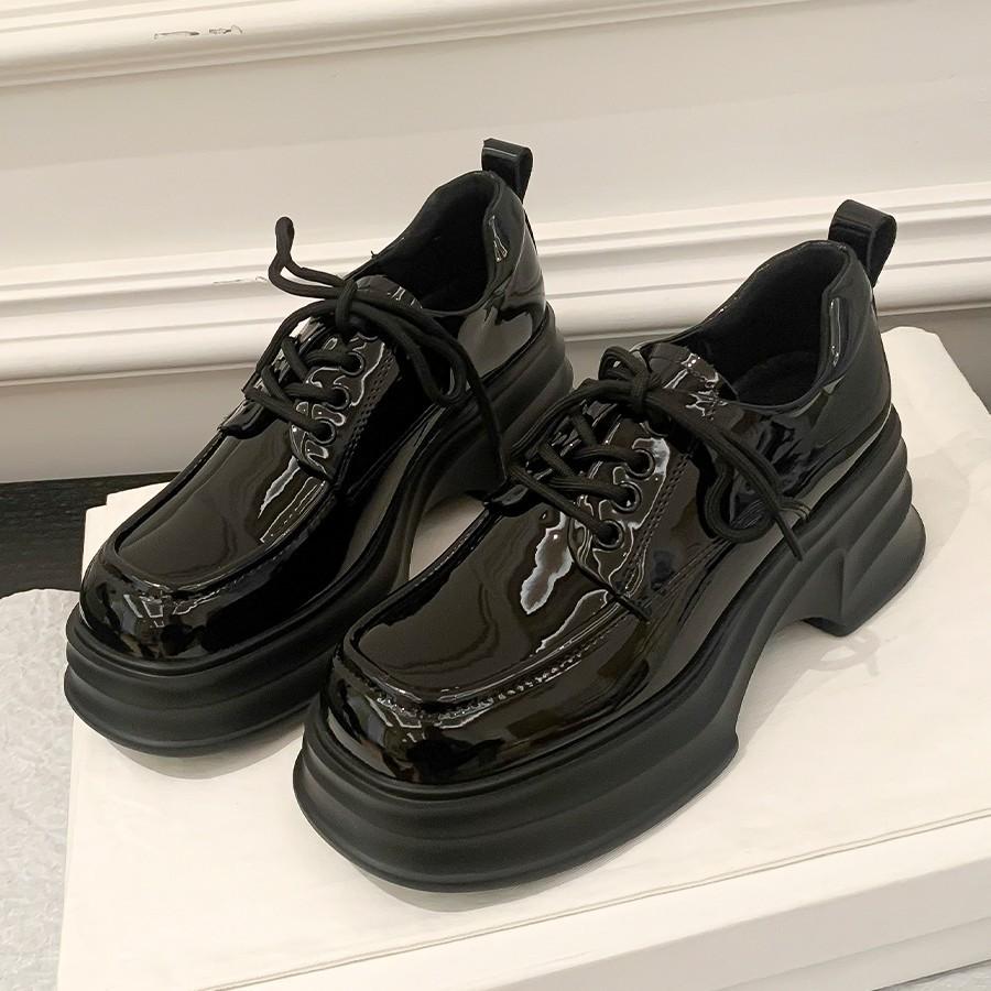 Популярные туфли-лоферы на толстой подошве увеличивают рост 2025 лето и осень новые туфли одинарные из лакированной кожи в британском стиле маленькая кожаная обувь