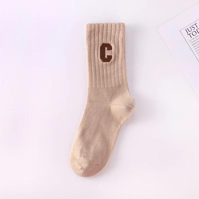 Женские хлопковые носки средней длины Big C — в студенческом стиле, модные, универсальные, идеально подходят для весны, осени и зимы.