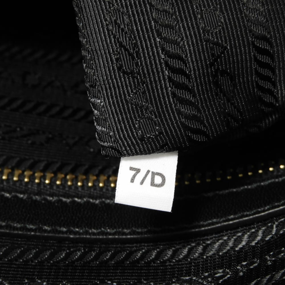 Used 11569 Re-Edition 1978 Large Handle Bag 1BB114 R064 F0002 7922 Current Re-Nylon 2-Way Triangle Logo Black Unisex