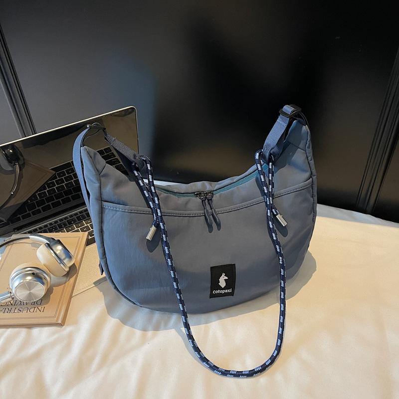 Niche Design Bag Women's 2025 Autumn New Trendy Versatile Nylon Cloth Shoulder Armpit Bag Internet Celebrity Hand Bag