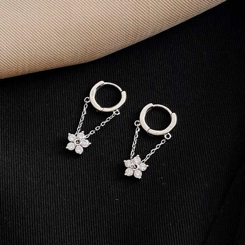 Chain Flower Ear Buckle Women's Small Exquisite Ins Fashion Temperament Small Fresh Earrings