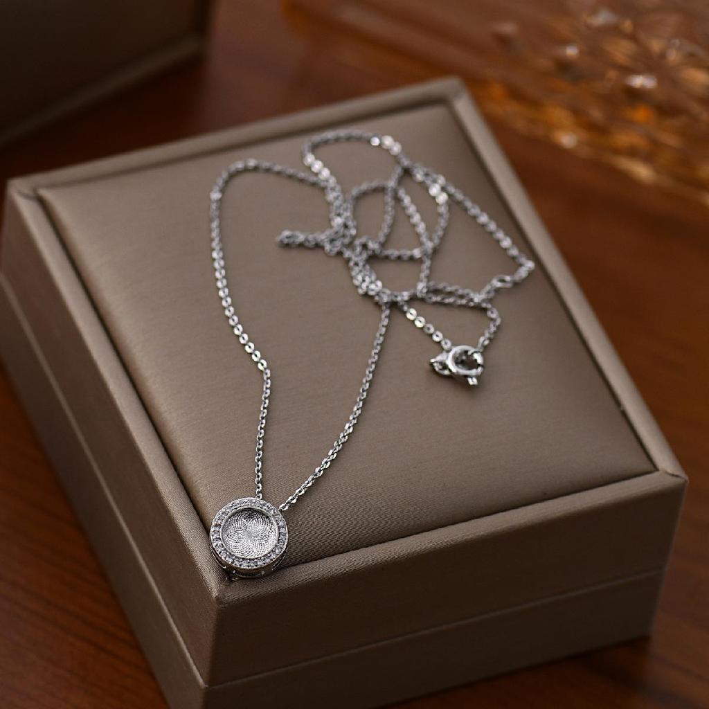 Геометрическое круглое подвесное колье из циркония, изготовленное на высокоточном ЧПУ