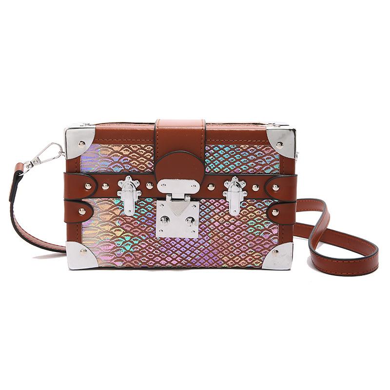 Women's bag 2025 new European and American fashion rivet shoulder bag ins niche design versatile messenger box bag