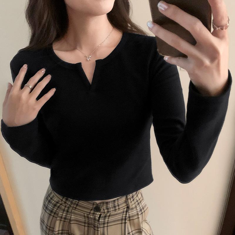 Простая белая футболка с длинными рукавами для женщин, новый внутренний стиль, осенне-зимний топ Hot Girl Short Slim Fit с V-образным вырезом