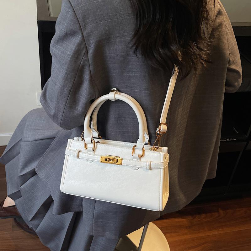 Новая ретро-сумка женская 2025 осень и зима модная сумка через плечо корейская версия трендовая сумка-мессенджер универсальная сумка подмышку