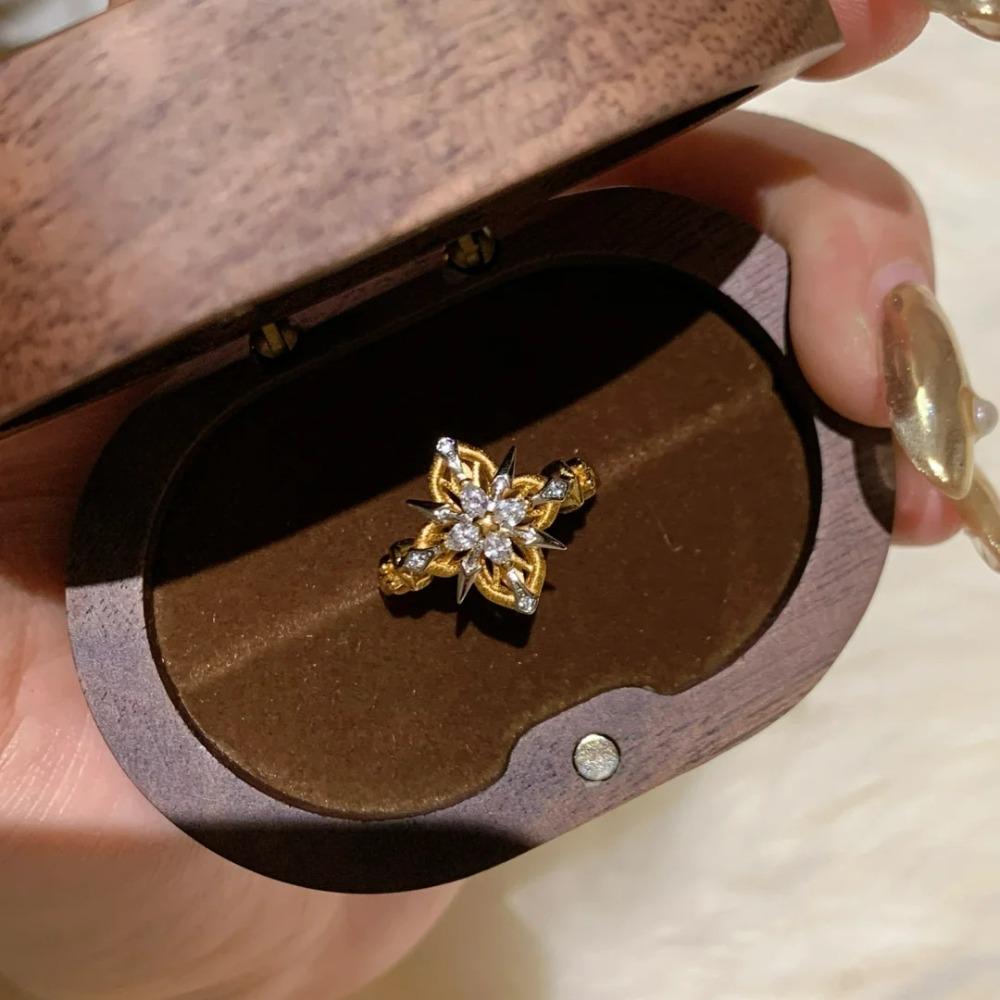Vintage Arrow Ring for Women Old Money Style Retro Four Leaf Clover Thorn Brushed Diamond Ring