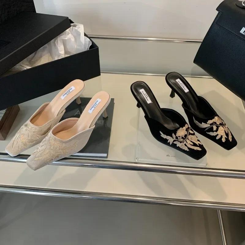 Тапочки Baotou с вышитыми цветами, женские туфли с полутопом, новый продукт, ретро-мода, квадратная женская обувь