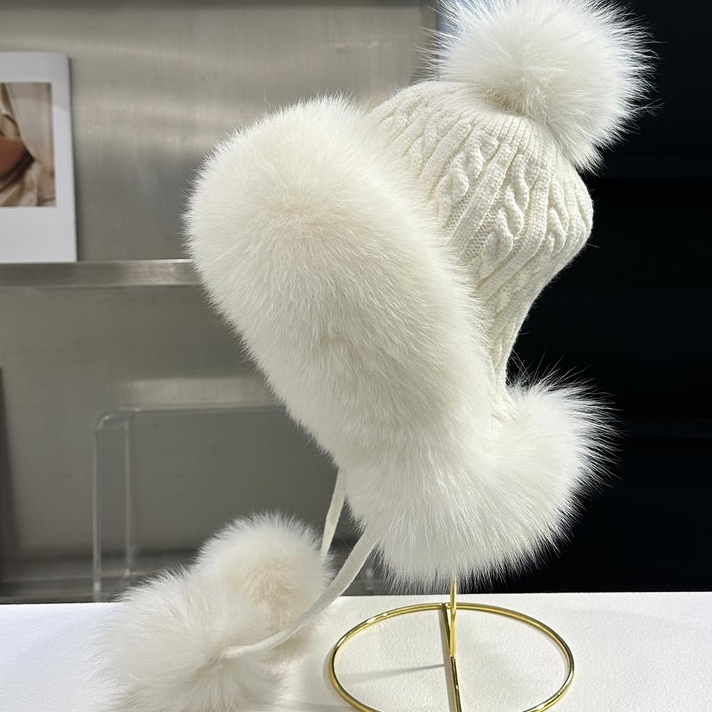 Теплая и мягкая вязаная шапка с натуральным лисьим мехом, защитой для ушей и шариком с помпоном.