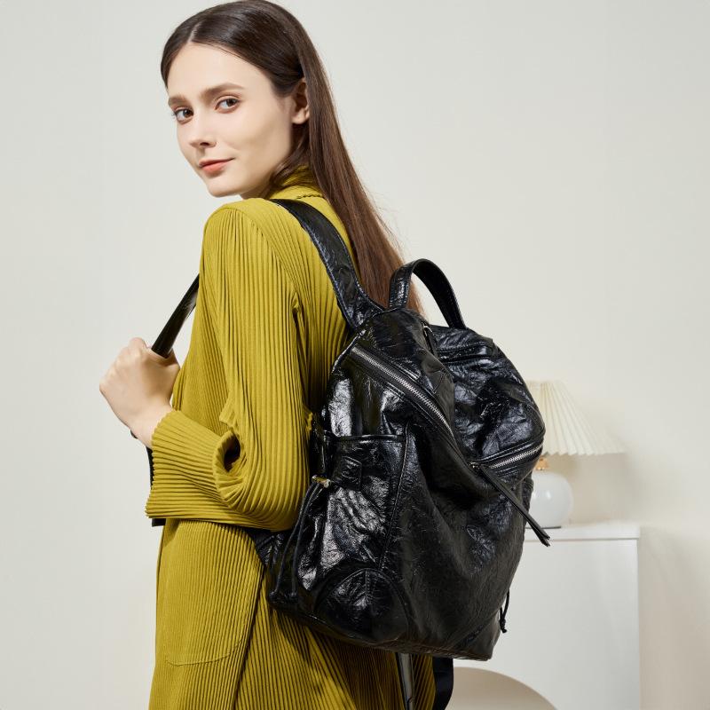 Small Fold Backpack for Men and Women Lazy Wind Senior Sense Knot Design First Layer Leather Travel Backpack