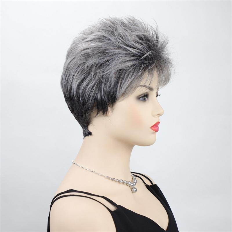 Синтетический смешанный парик пожилой женщины Омбре Короткие волнистые волосы Естественный многослойный парик бабушки с челкой Костюм для косплея