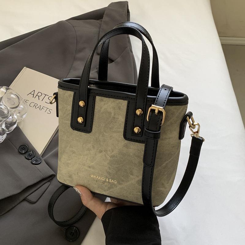 Нишевая сумка премиум-текстуры 2025 новая женская сумка универсальная ретро на плечо сумка-мессенджер модная портативная сумка-ведро