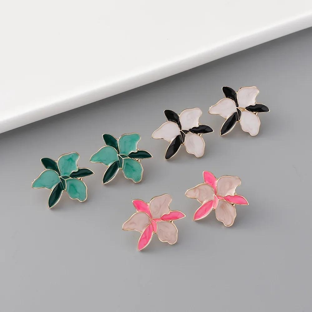 European New Fashion Simple Design Sense Alloy Dripping Flower Stud Earrings for Women Versatile Elegant Enamel Elegant Earrings
