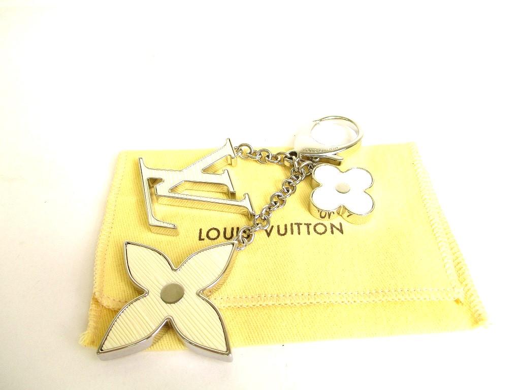Authentic LOUIS VUITTON White Silver Bag Charm Key Holder Sac Fleures Du Epi #9731  Refurbished