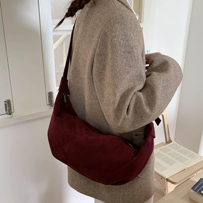 Винтажная замшевая сумка-круассан 2025: Стильная, Универсальная, Вместительная Сумка через плечо