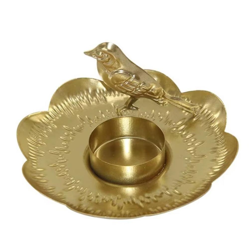 Unique Gold Candle Holder Exquisite Iron Candle Holder Light Luxury Floral Candle Stand Bedroom