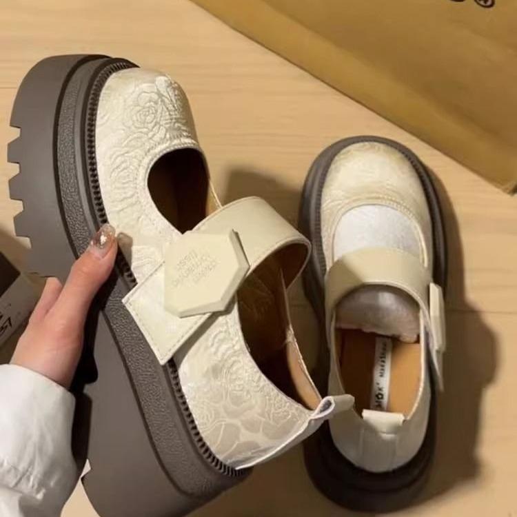 Новые китайские вышитые черные туфли Мэри Джейн лето и осень новые легкие толстая подошва широкий каблук с юбкой одинарные туфли