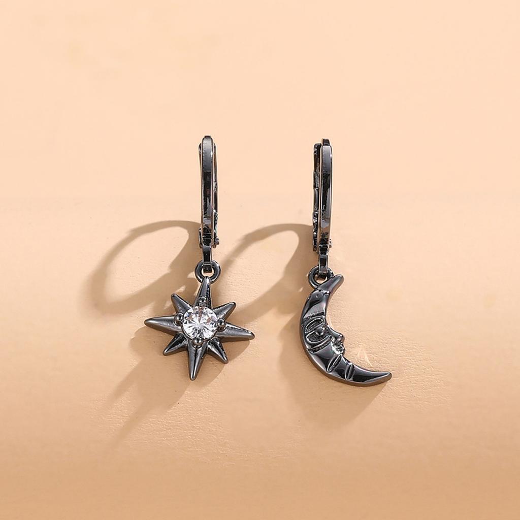 Асимметричные серьги с одним цирконием в форме звезды и луны Wild Ins Wind Jewelry