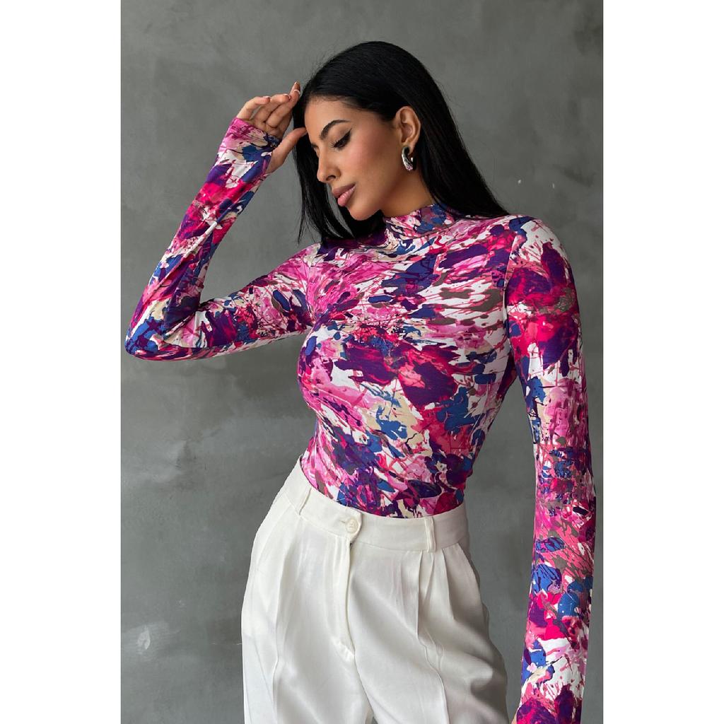 Женское черное боди с деталями на пальцах