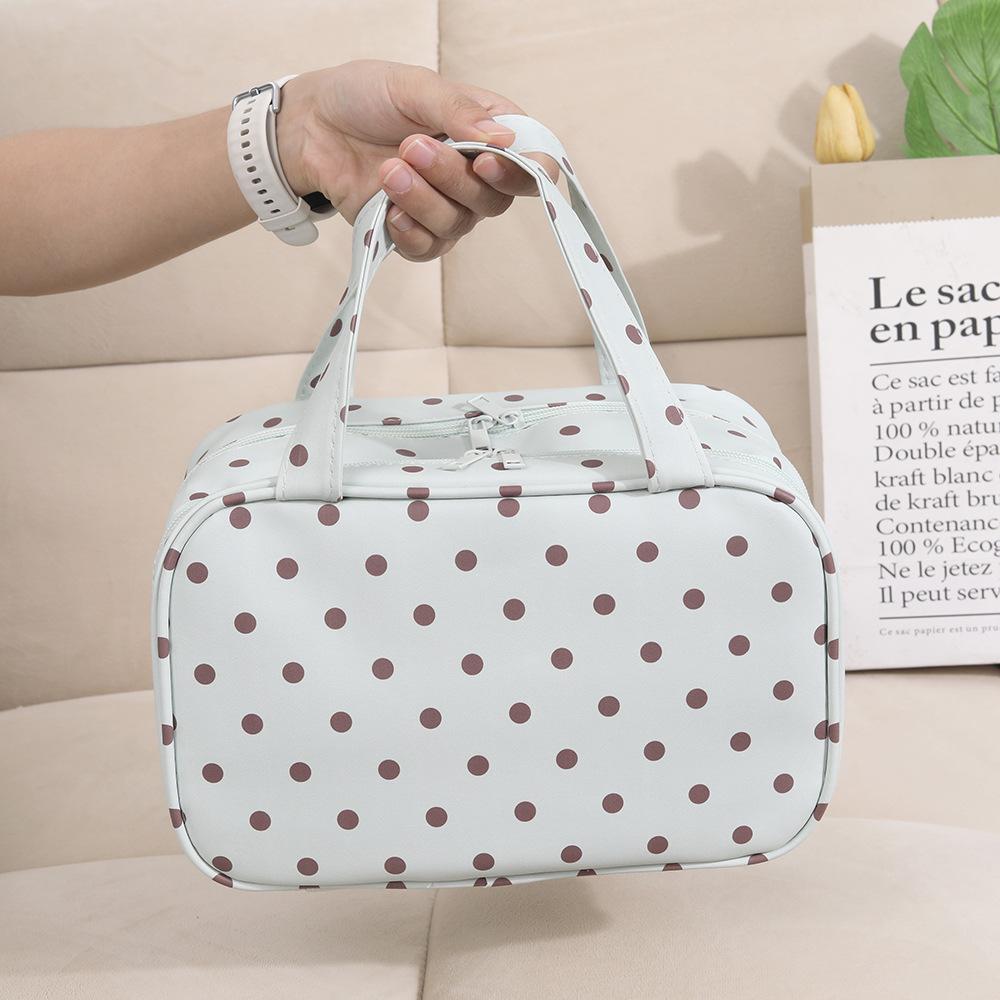 Hot-selling makeup bag, large capacity, portable for travel, three-layer compartment, waterproof cosmetic bag