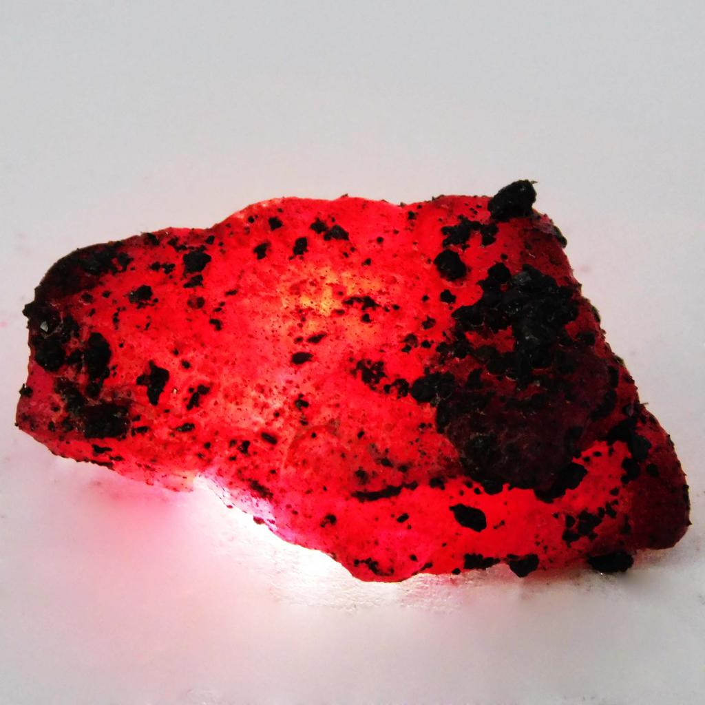 162 Ct Earth Mined Natural Red Ruby Huge Rough Loose Gemstone