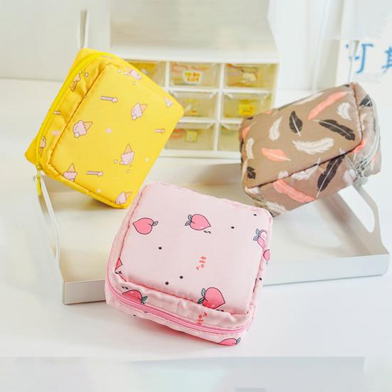 Сумка для хранения гигиенических салфеток, внутренний карман с мультяшным принтом, застежка-молния, большая вместимость, с ремешком на запястье, косметические наушники, ключи для хранения ювелирных изделий