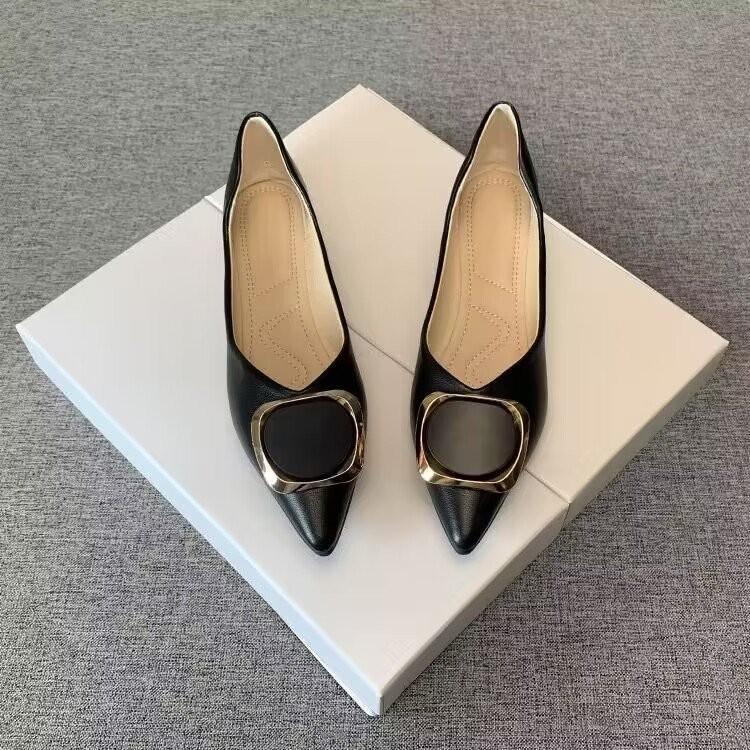 Лето 2025 новые туфли-лодочки с острым носком на плоской подошве с мягкой подошвой, одинарные туфли, женственность, настоящая мягкая кожа, средний каблук, толстый каблук, рабочая обувь
